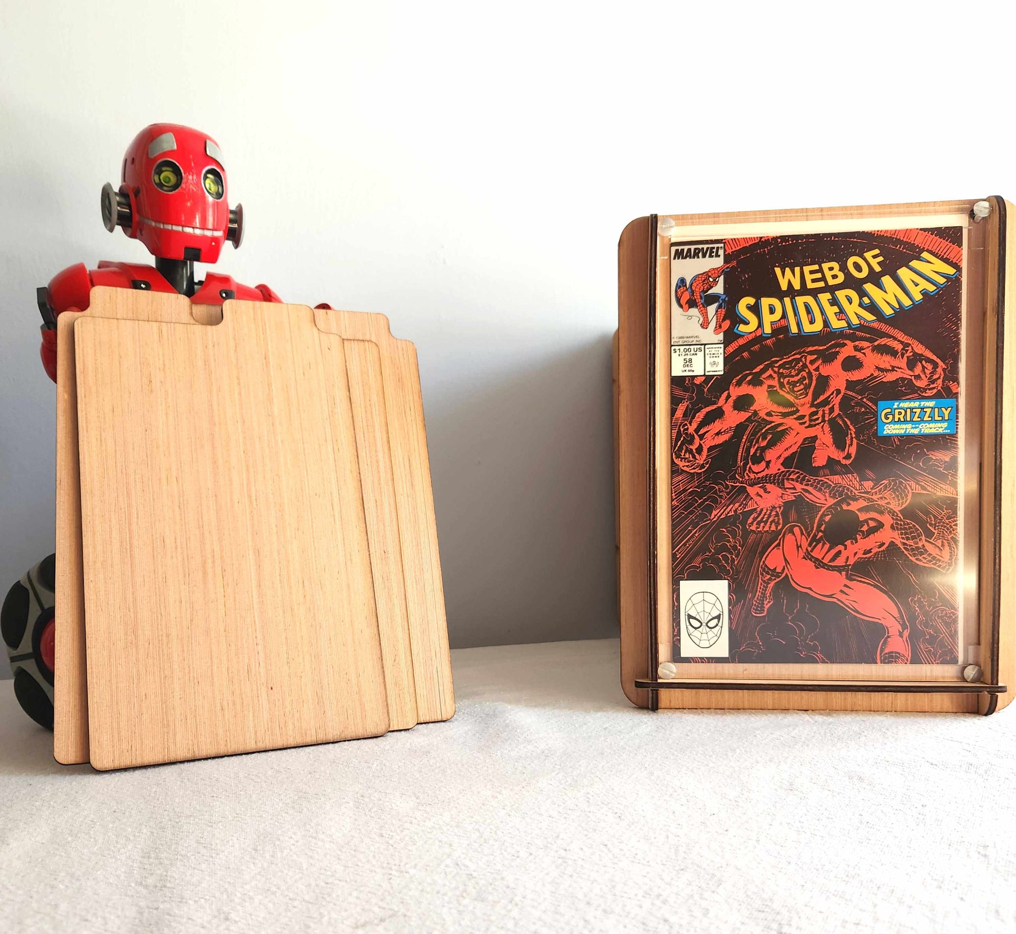 New Holiday and Christmas Money Saving Gift Deals for Comic Book Lovers.