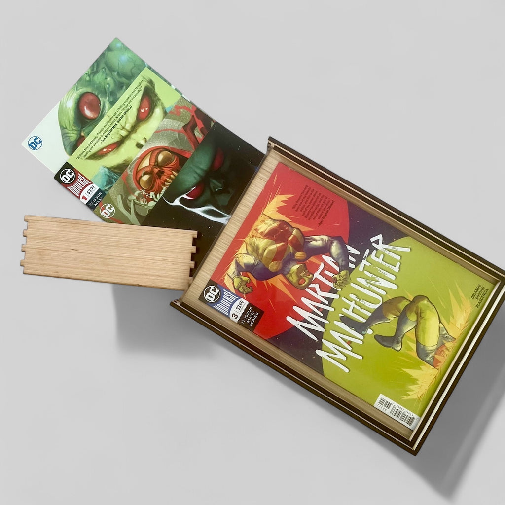 Comic Storage Frame Sits On a Desk - Hangs On a Wall PLUS DC's Martian Manhunter Issues 1 - 5