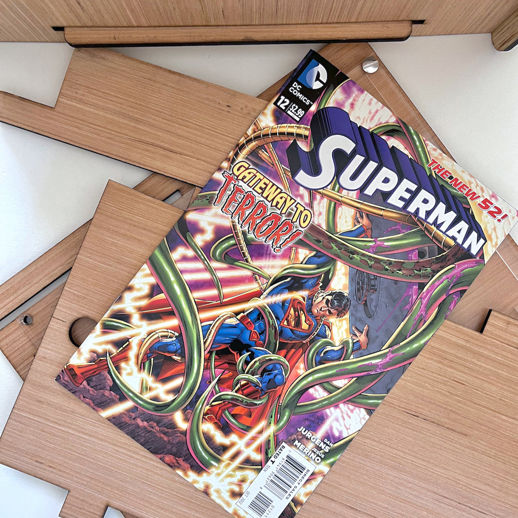 Comic Storage/Display Box PLUS DC Comic - Superman The New 52 #12 Gateway To Terror! - The Perfect Partnership!