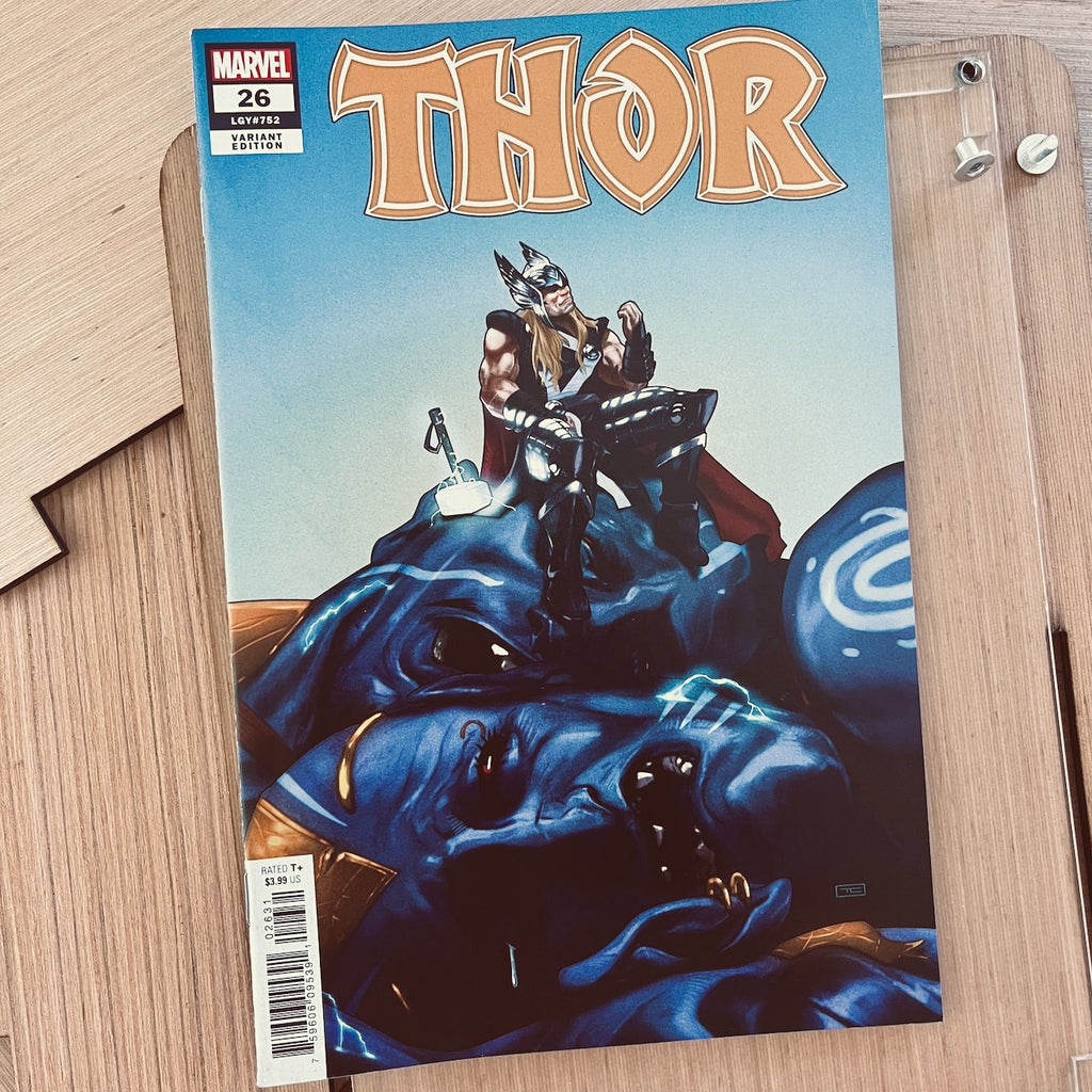 Eco-Friendly Wood Comic Storage & Display Box PLUS Marvel's Thor Comic #26 - Variant Cover